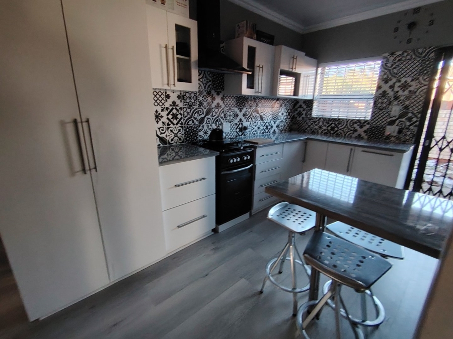 2 Bedroom Property for Sale in Walmer Downs Eastern Cape